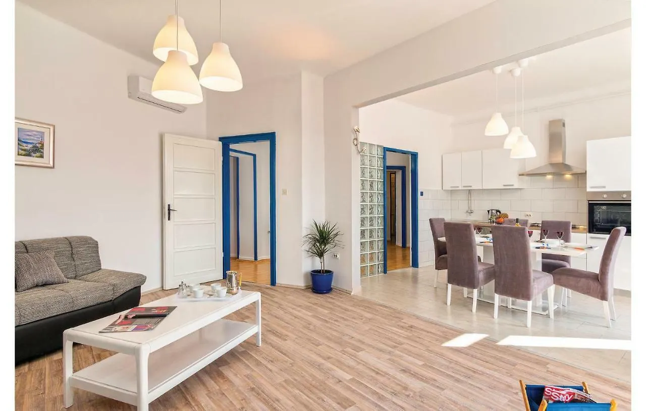 Apartment Riviera Pula